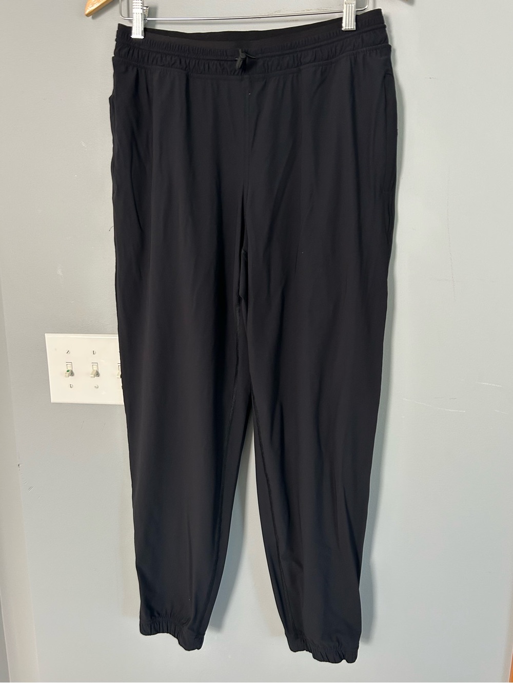 Athleta Black Elastic-Waist Jogger Pants size Medium